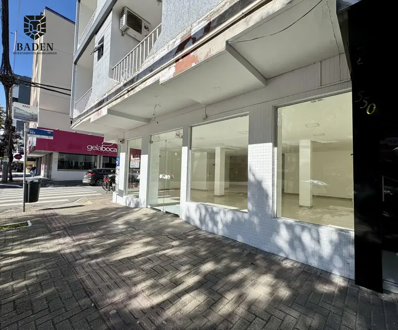 Sala Comercial com 1 quarto para alugar, 123m2 em Centro, Balneario Camboriu - SC - imagem 2 Foto 2 de Sala Comercial com 1 quarto para alugar, 123m2 em Centro, Balneario Camboriu - SC