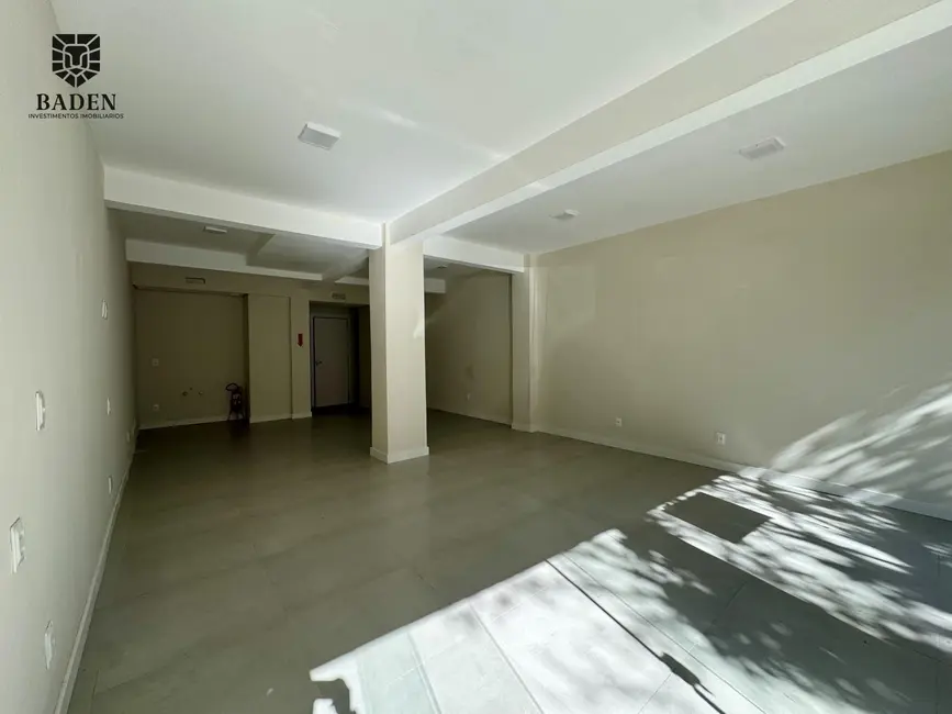 Sala Comercial com 1 quarto para alugar, 79m2 em Centro, Balneario Camboriu - SC - imagem 3 Foto 3 de Sala Comercial com 1 quarto para alugar, 79m2 em Centro, Balneario Camboriu - SC