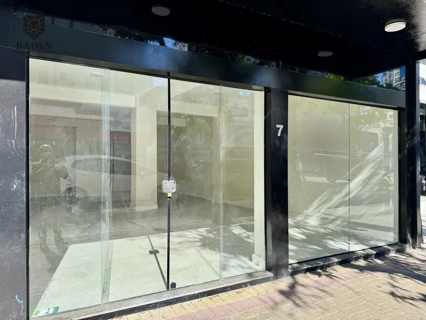 Sala Comercial com 1 quarto para alugar, 79m2 em Centro, Balneario Camboriu - SC - imagem 2 Foto 2 de Sala Comercial com 1 quarto para alugar, 79m2 em Centro, Balneario Camboriu - SC