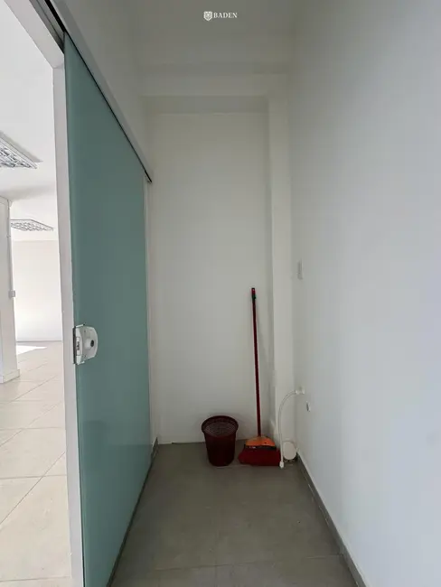 Foto 9 de Sala Comercial com 1 quarto para alugar, 60m2 em Centro, Balneario Camboriu - SC