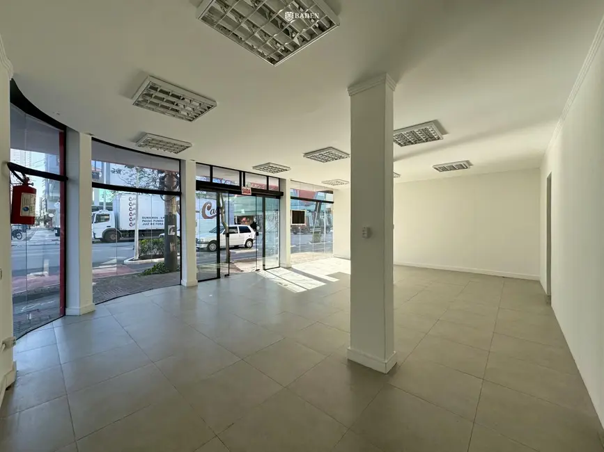 Foto 3 de Sala Comercial com 1 quarto para alugar, 60m2 em Centro, Balneario Camboriu - SC