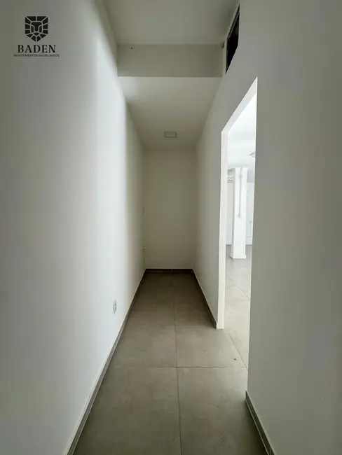 Sala Comercial com 1 quarto para alugar, 60m2 em Centro, Balneario Camboriu - SC - imagem 7 Foto 7 de Sala Comercial com 1 quarto para alugar, 60m2 em Centro, Balneario Camboriu - SC
