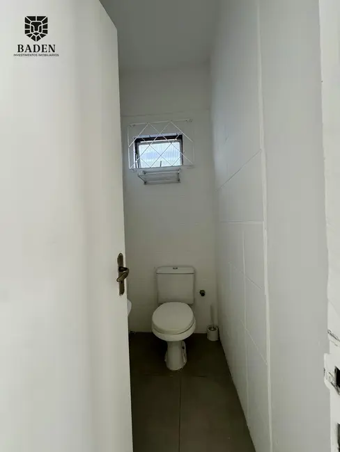Sala Comercial com 1 quarto para alugar, 60m2 em Centro, Balneario Camboriu - SC - imagem 8 Foto 8 de Sala Comercial com 1 quarto para alugar, 60m2 em Centro, Balneario Camboriu - SC
