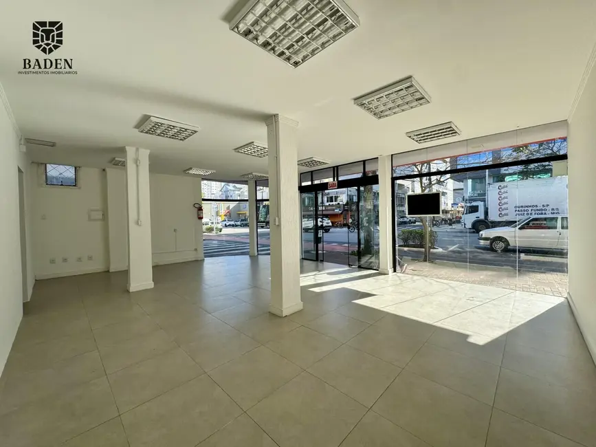Sala Comercial com 1 quarto para alugar, 60m2 em Centro, Balneario Camboriu - SC - imagem 4 Foto 4 de Sala Comercial com 1 quarto para alugar, 60m2 em Centro, Balneario Camboriu - SC