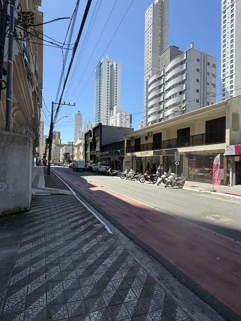Foto 2 de Apartamento com 3 quartos para alugar, 200m2 em Centro, Balneario Camboriu - SC