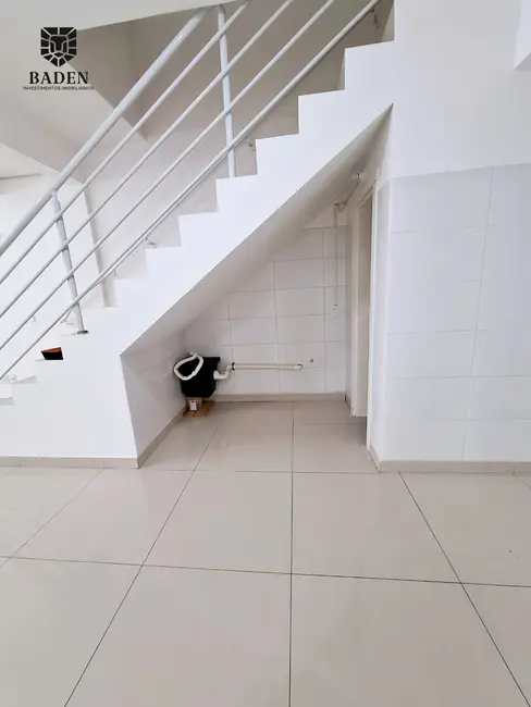 Sala Comercial com 1 quarto para alugar, 121m2 em Centro, Balneario Camboriu - SC - imagem 4 Foto 4 de Sala Comercial com 1 quarto para alugar, 121m2 em Centro, Balneario Camboriu - SC