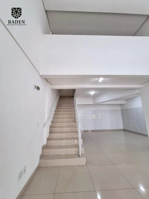 Sala Comercial com 1 quarto para alugar, 121m2 em Centro, Balneario Camboriu - SC - imagem 6 Foto 6 de Sala Comercial com 1 quarto para alugar, 121m2 em Centro, Balneario Camboriu - SC