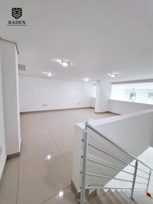 Sala Comercial com 1 quarto para alugar, 121m2 em Centro, Balneario Camboriu - SC - imagem 7 Foto 7 de Sala Comercial com 1 quarto para alugar, 121m2 em Centro, Balneario Camboriu - SC