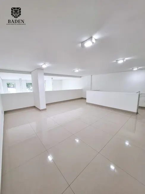 Sala Comercial com 1 quarto para alugar, 121m2 em Centro, Balneario Camboriu - SC - imagem 8 Foto 8 de Sala Comercial com 1 quarto para alugar, 121m2 em Centro, Balneario Camboriu - SC