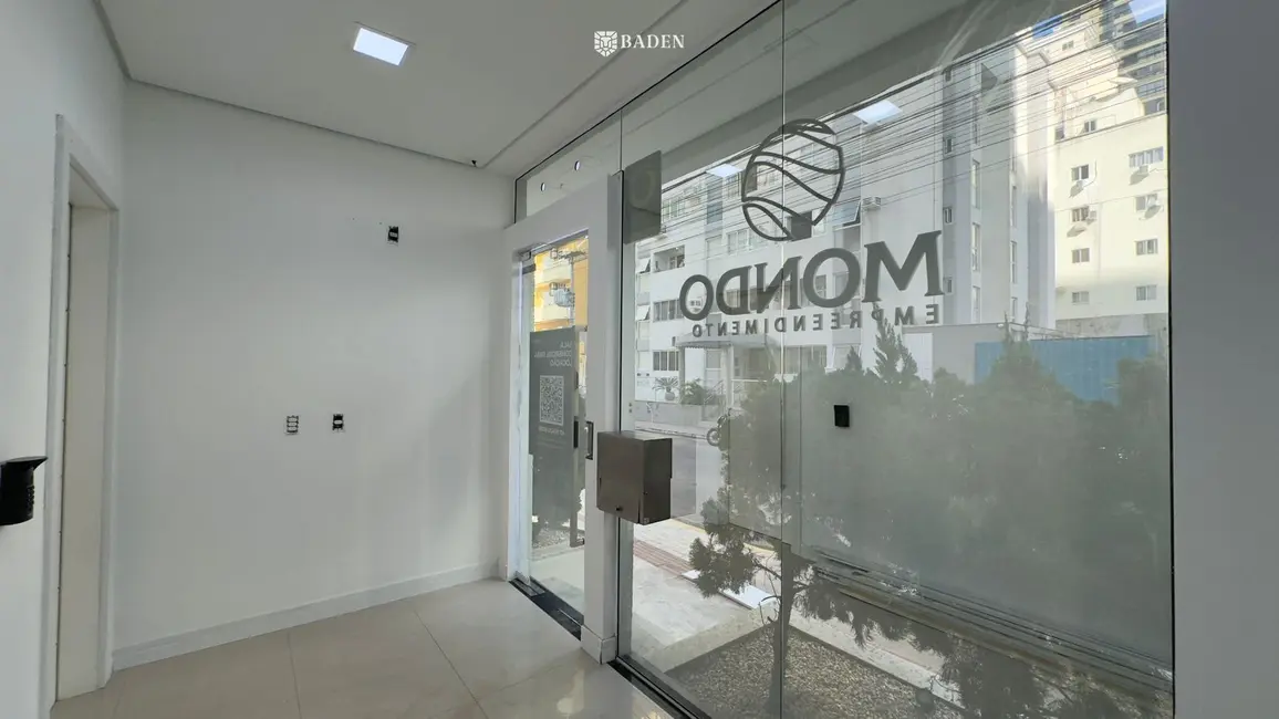 Foto 2 de Sala Comercial com 1 quarto para alugar, 106m2 em Pioneiros, Balneario Camboriu - SC