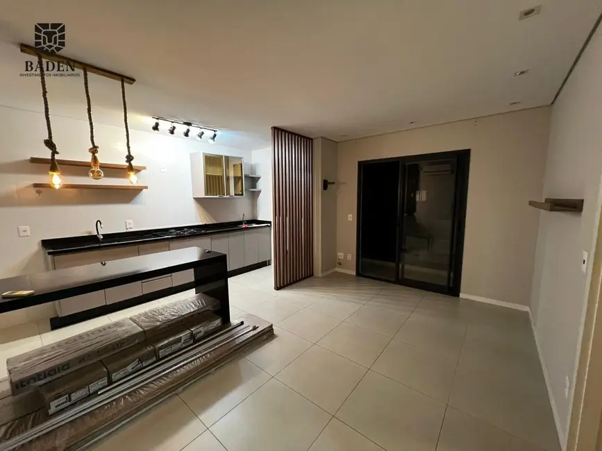 Foto 1 de Apartamento com 1 quarto à venda, 50m2 em Centro, Balneario Camboriu - SC