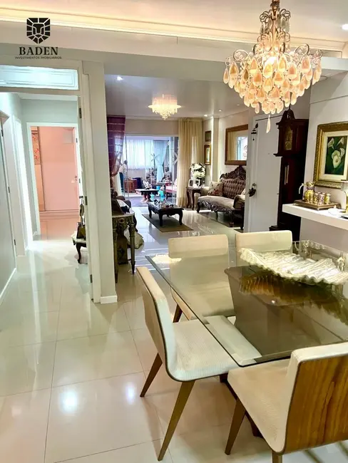 Apartamento com 3 quartos à venda, 300m2 em Centro, Balneario Camboriu - SC - imagem 8 Foto 8 de Apartamento com 3 quartos à venda, 300m2 em Centro, Balneario Camboriu - SC