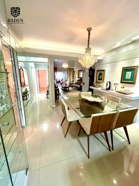 Apartamento com 3 quartos à venda, 300m2 em Centro, Balneario Camboriu - SC - imagem 9 Foto 9 de Apartamento com 3 quartos à venda, 300m2 em Centro, Balneario Camboriu - SC