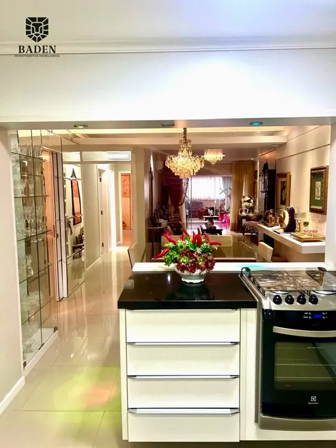 Apartamento com 3 quartos à venda, 300m2 em Centro, Balneario Camboriu - SC - imagem 7 Foto 7 de Apartamento com 3 quartos à venda, 300m2 em Centro, Balneario Camboriu - SC