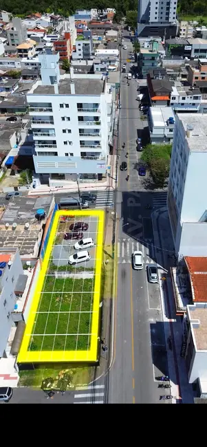 Foto 1 de Terreno / Lote à venda, 660m2 em Nações, Balneario Camboriu - SC
