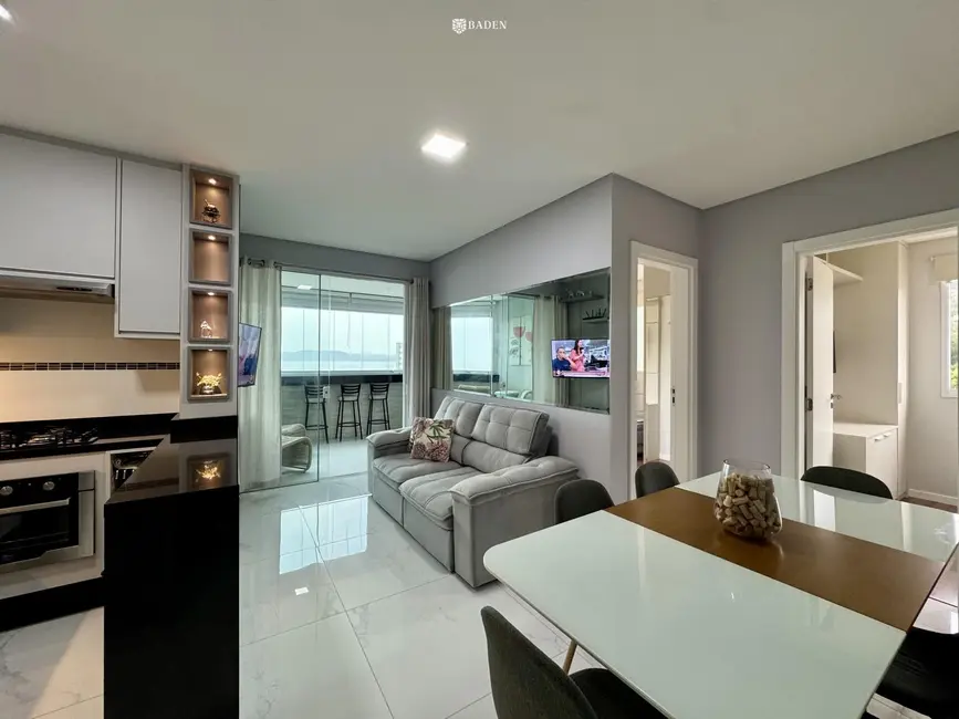 Foto 1 de Apartamento com 3 quartos à venda, 70m2 em Itapema - SC