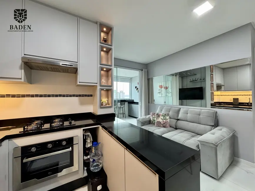 Foto 5 de Apartamento com 3 quartos à venda, 70m2 em Itapema - SC