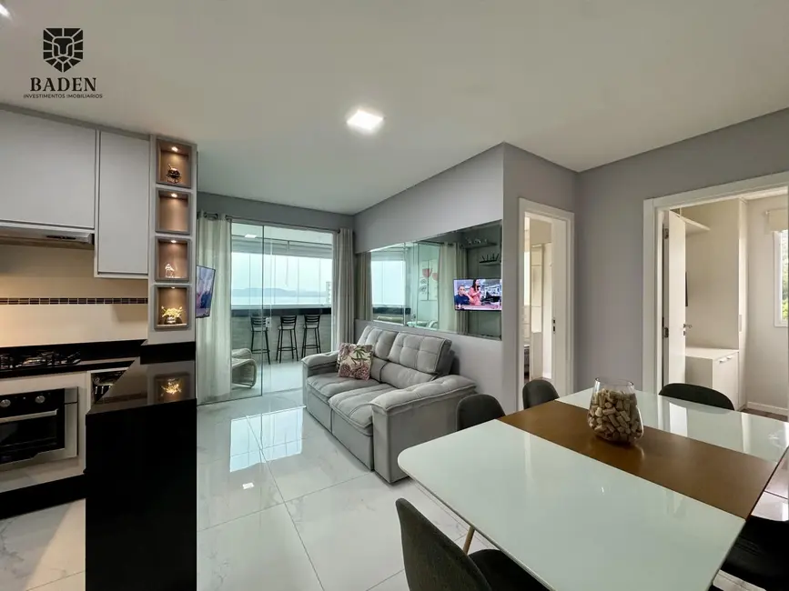 Foto 1 de Apartamento com 3 quartos à venda, 70m2 em Itapema - SC