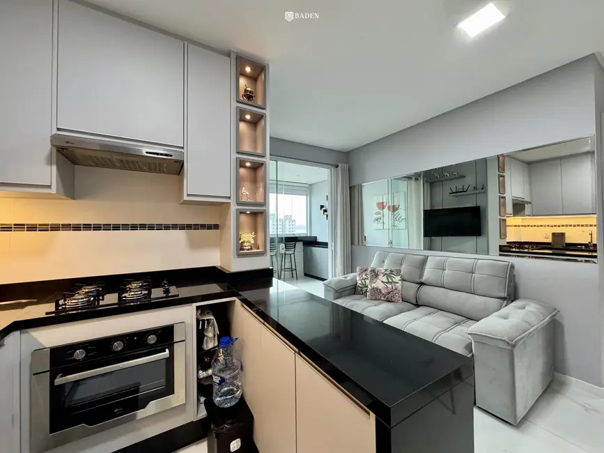 Foto 5 de Apartamento com 3 quartos à venda, 70m2 em Itapema - SC
