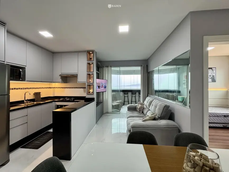 Foto 3 de Apartamento com 3 quartos à venda, 70m2 em Itapema - SC
