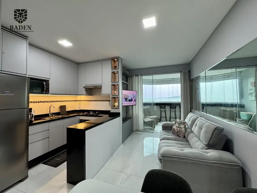 Foto 2 de Apartamento com 3 quartos à venda, 70m2 em Itapema - SC