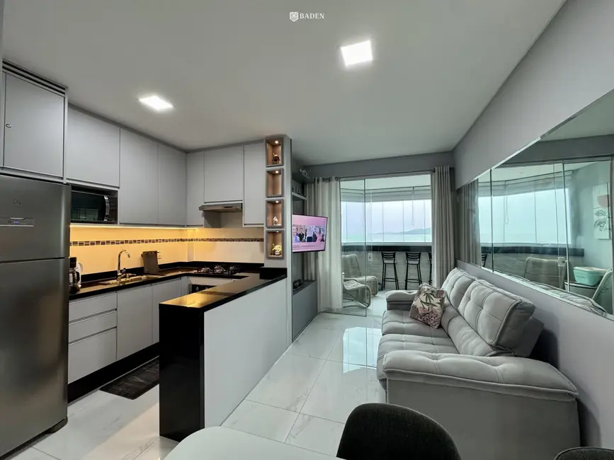 Foto 2 de Apartamento com 3 quartos à venda, 70m2 em Itapema - SC