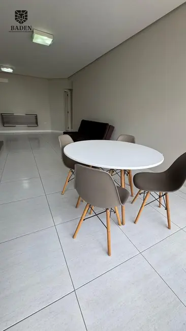 Apartamento com 3 quartos para alugar, 130m2 em Centro, Balneario Camboriu - SC - imagem 5 Foto 5 de Apartamento com 3 quartos para alugar, 130m2 em Centro, Balneario Camboriu - SC