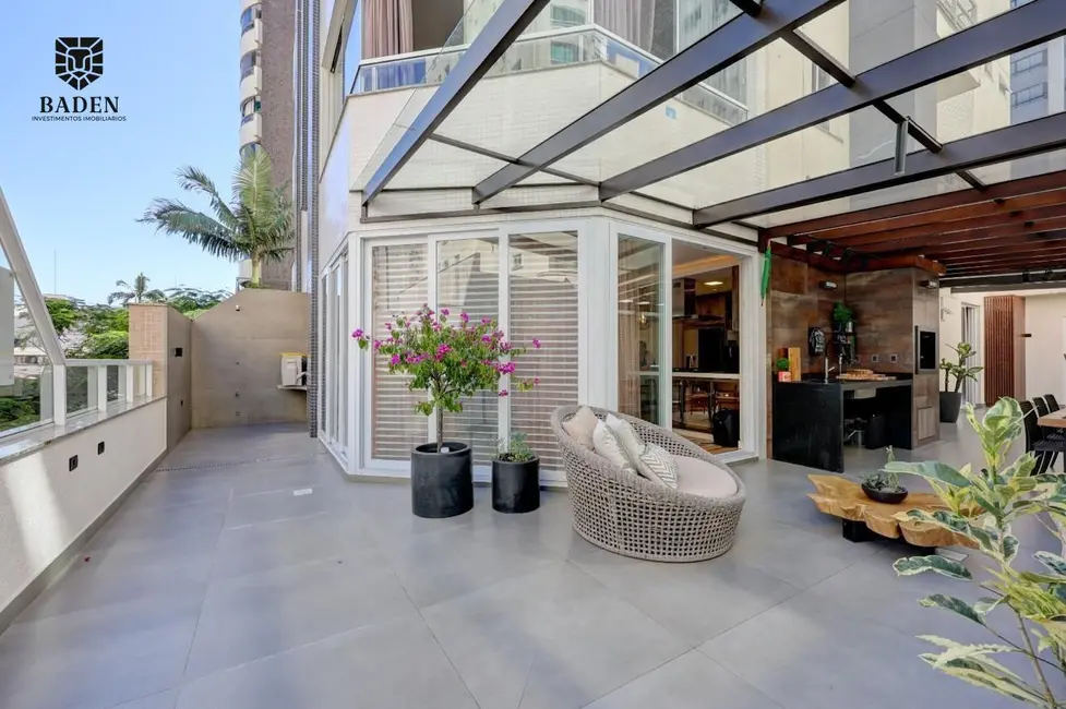 Foto 1 de Apartamento com 3 quartos à venda, 240m2 em Centro, Balneario Camboriu - SC