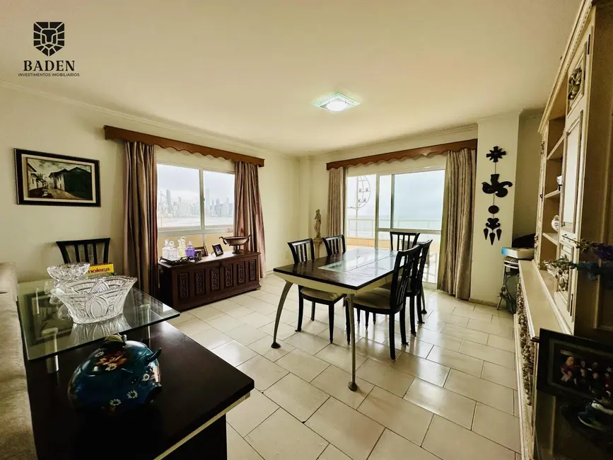 Apartamento com 4 quartos à venda, 322m2 em Centro, Balneario Camboriu - SC - imagem 6 Foto 6 de Apartamento com 4 quartos à venda, 322m2 em Centro, Balneario Camboriu - SC