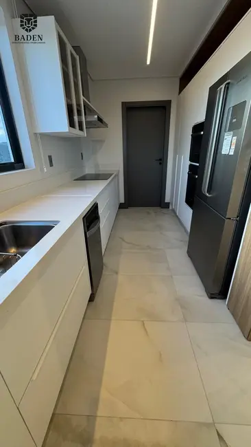 Apartamento com 3 quartos para alugar, 130m2 em Centro, Balneario Camboriu - SC - imagem 5 Foto 5 de Apartamento com 3 quartos para alugar, 130m2 em Centro, Balneario Camboriu - SC