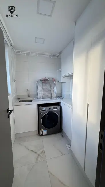 Apartamento com 3 quartos para alugar, 130m2 em Centro, Balneario Camboriu - SC - imagem 6 Foto 6 de Apartamento com 3 quartos para alugar, 130m2 em Centro, Balneario Camboriu - SC