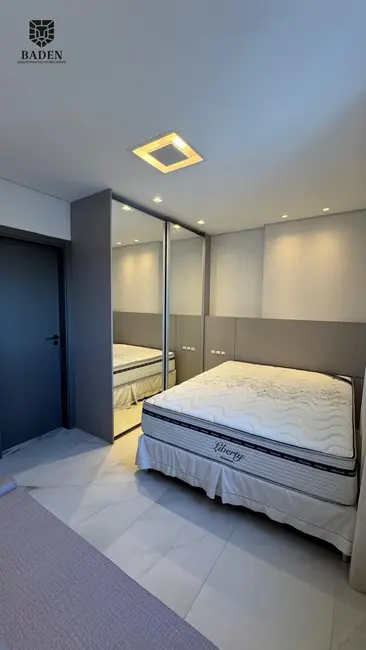 Apartamento com 3 quartos para alugar, 130m2 em Centro, Balneario Camboriu - SC - imagem 9 Foto 9 de Apartamento com 3 quartos para alugar, 130m2 em Centro, Balneario Camboriu - SC