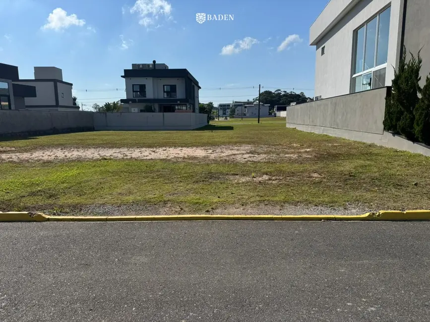 Foto 2 de Terreno / Lote à venda, 378m2 em Balneario Camboriu - SC