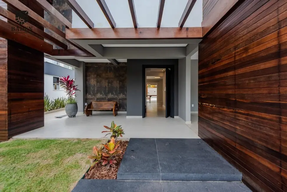 Casa de Condomínio com 4 quartos à venda, 375m2 em Balneario Camboriu - SC - imagem 5 Foto 5 de Casa de Condomínio com 4 quartos à venda, 375m2 em Balneario Camboriu - SC