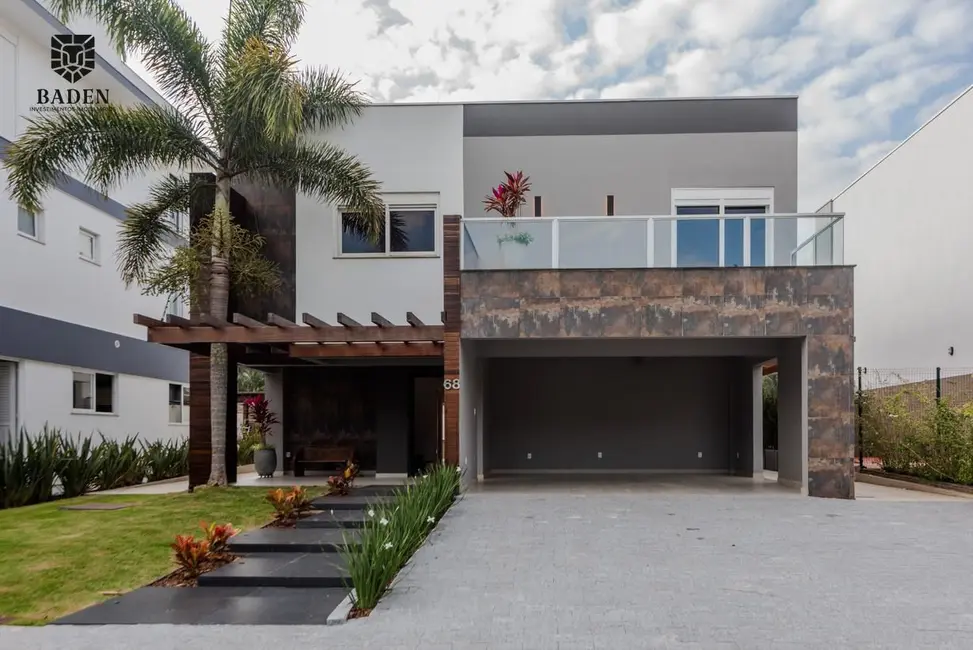 Casa de Condomínio com 4 quartos à venda, 375m2 em Balneario Camboriu - SC - imagem 2 Foto 2 de Casa de Condomínio com 4 quartos à venda, 375m2 em Balneario Camboriu - SC