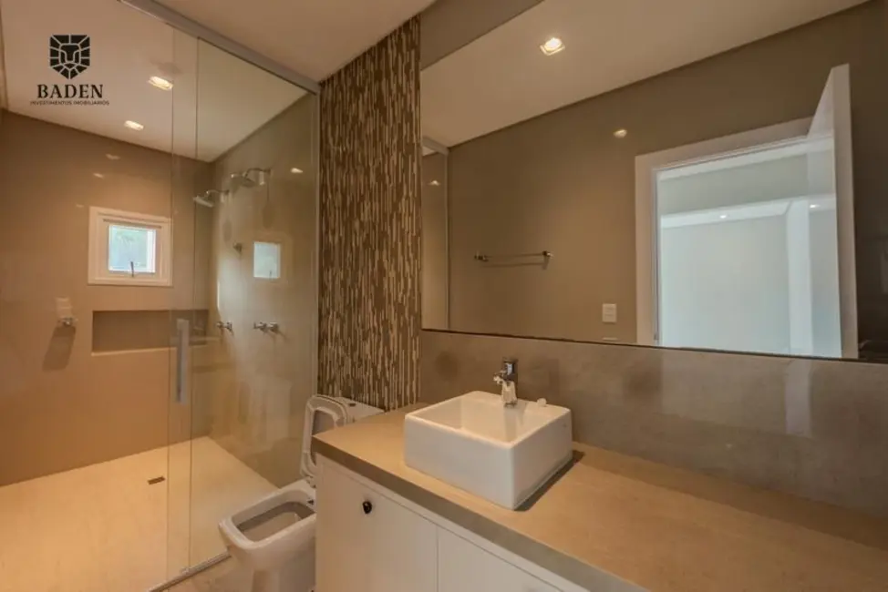 Casa de Condomínio com 4 quartos à venda, 375m2 em Balneario Camboriu - SC - imagem 6 Foto 6 de Casa de Condomínio com 4 quartos à venda, 375m2 em Balneario Camboriu - SC