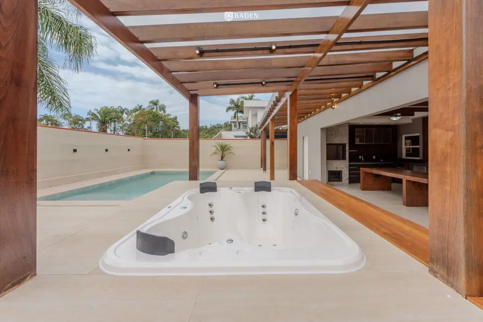 Foto 7 de Casa de Condomínio com 4 quartos à venda, 375m2 em Balneario Camboriu - SC