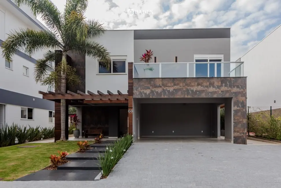Foto 2 de Casa de Condomínio com 4 quartos à venda, 375m2 em Balneario Camboriu - SC