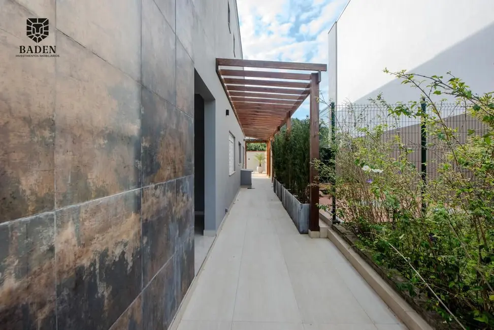 Casa de Condomínio com 4 quartos à venda, 375m2 em Balneario Camboriu - SC - imagem 4 Foto 4 de Casa de Condomínio com 4 quartos à venda, 375m2 em Balneario Camboriu - SC