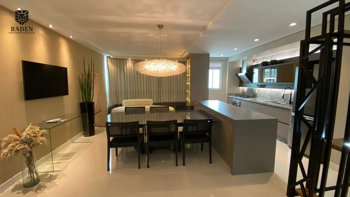 Apartamento com 3 quartos à venda, 145m2 em Centro, Balneario Camboriu - SC - imagem 4 Foto 4 de Apartamento com 3 quartos à venda, 145m2 em Centro, Balneario Camboriu - SC