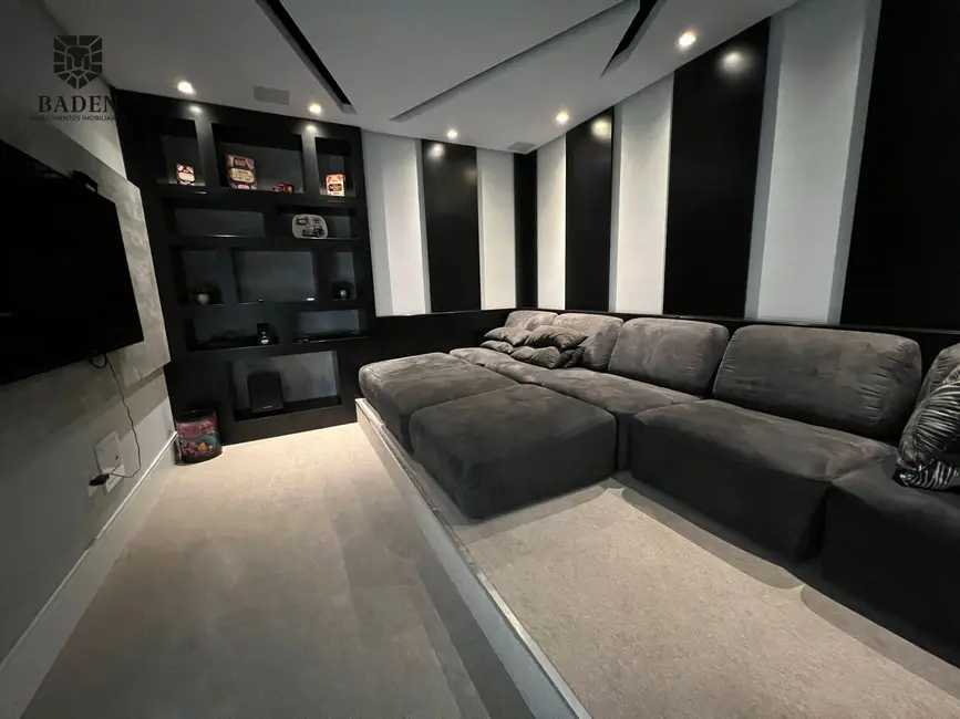 Apartamento com 3 quartos à venda, 130m2 em Centro, Balneario Camboriu - SC - imagem 6 Foto 6 de Apartamento com 3 quartos à venda, 130m2 em Centro, Balneario Camboriu - SC