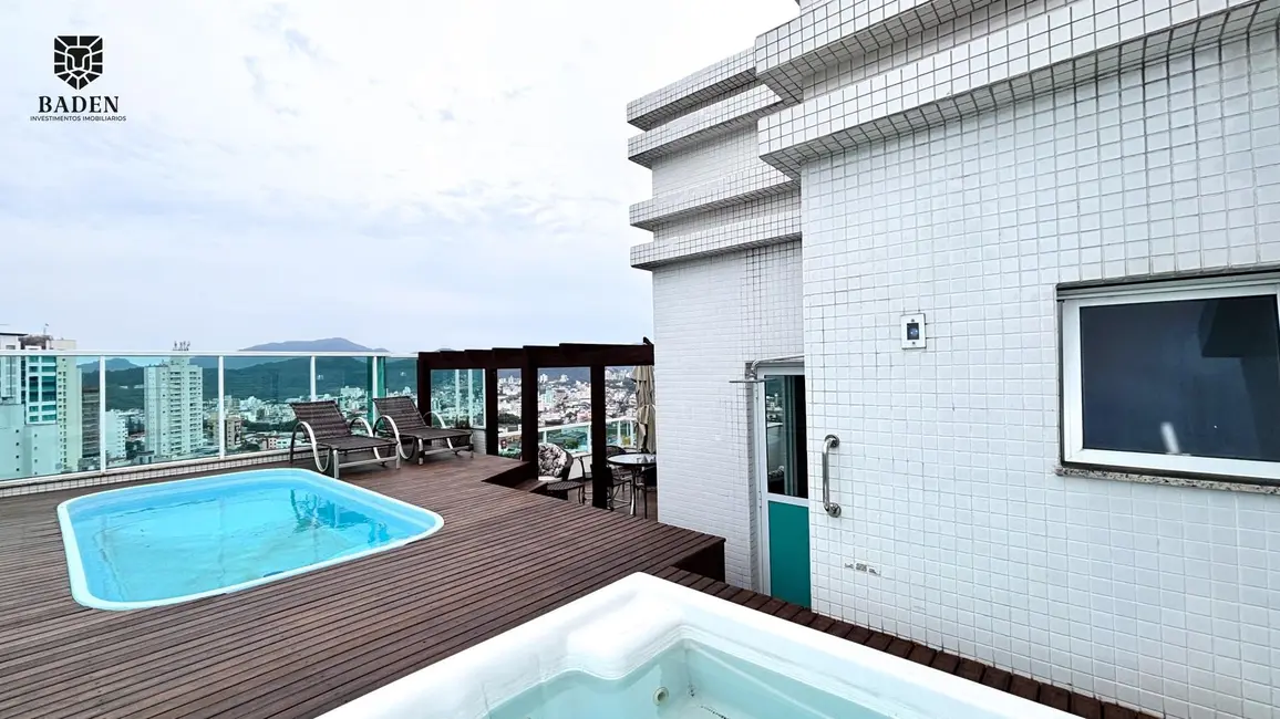 Cobertura com 4 quartos para alugar, 274m2 em Centro, Balneario Camboriu - SC - imagem 8 Foto 8 de Cobertura com 4 quartos para alugar, 274m2 em Centro, Balneario Camboriu - SC