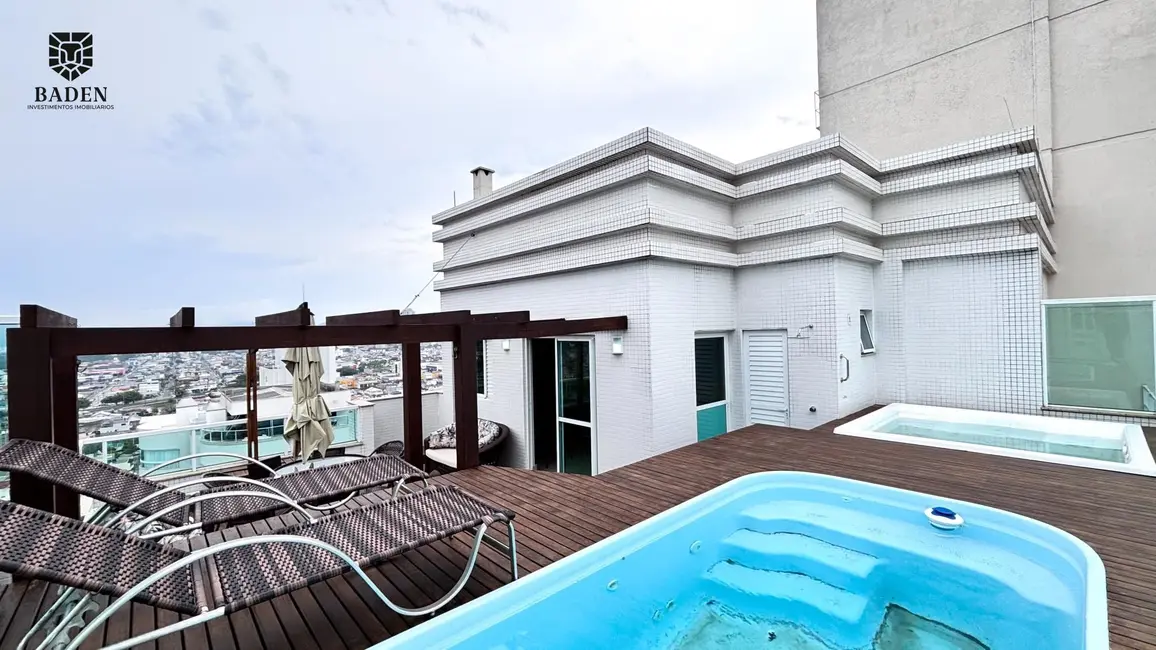 Cobertura com 4 quartos para alugar, 274m2 em Centro, Balneario Camboriu - SC - imagem 9 Foto 9 de Cobertura com 4 quartos para alugar, 274m2 em Centro, Balneario Camboriu - SC