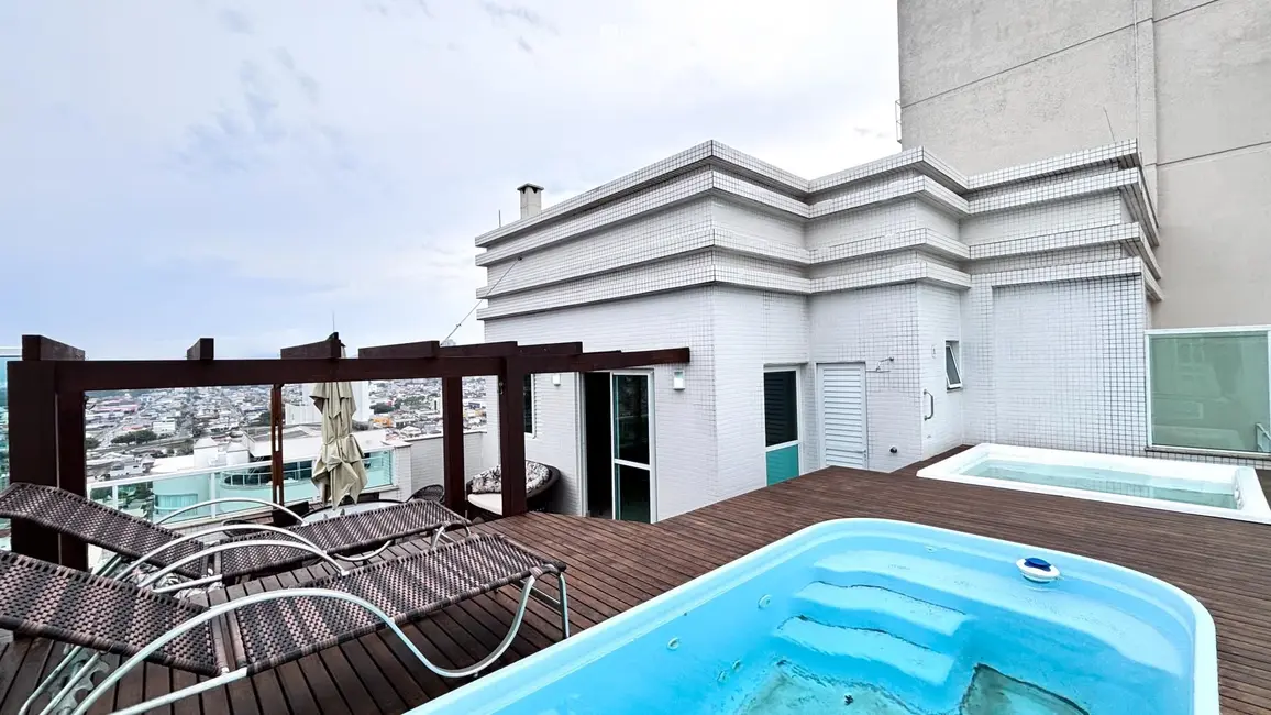 Foto 1 de Cobertura com 4 quartos para alugar, 274m2 em Centro, Balneario Camboriu - SC