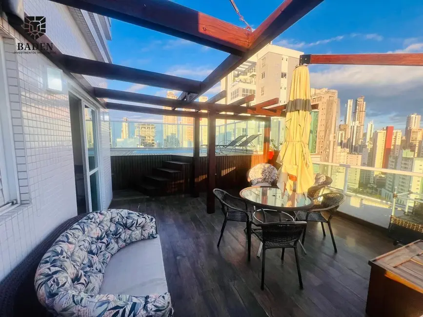 Cobertura com 4 quartos para alugar, 274m2 em Centro, Balneario Camboriu - SC - imagem 2 Foto 2 de Cobertura com 4 quartos para alugar, 274m2 em Centro, Balneario Camboriu - SC