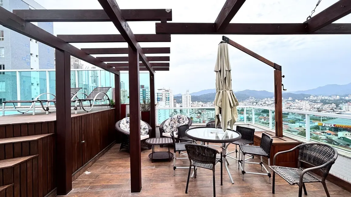 Foto 2 de Cobertura com 4 quartos para alugar, 274m2 em Centro, Balneario Camboriu - SC