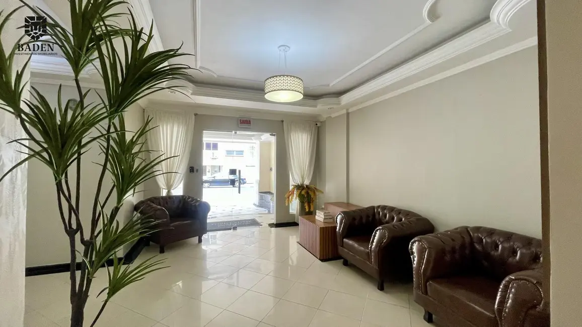 Apartamento com 2 quartos para alugar, 60m2 em Centro, Balneario Camboriu - SC - imagem 3 Foto 3 de Apartamento com 2 quartos para alugar, 60m2 em Centro, Balneario Camboriu - SC