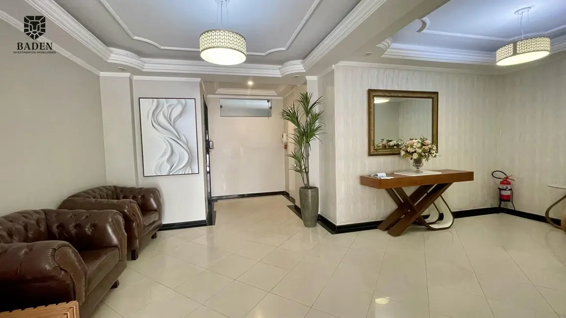 Apartamento com 2 quartos para alugar, 60m2 em Centro, Balneario Camboriu - SC - imagem 4 Foto 4 de Apartamento com 2 quartos para alugar, 60m2 em Centro, Balneario Camboriu - SC