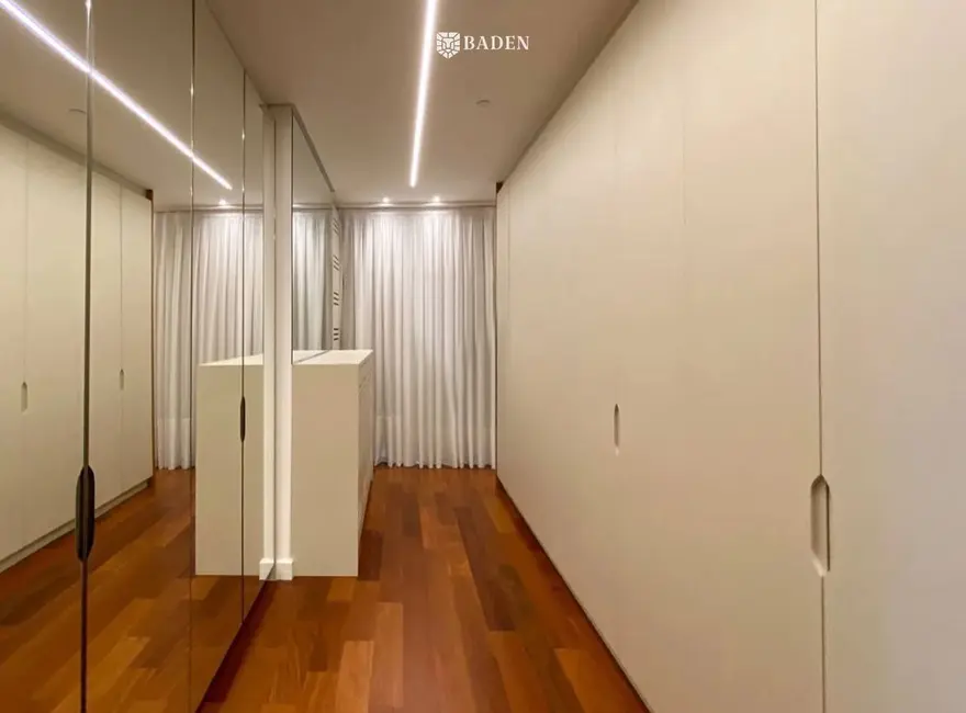 Foto 9 de Apartamento com 3 quartos à venda, 236m2 em Balneario Camboriu - SC