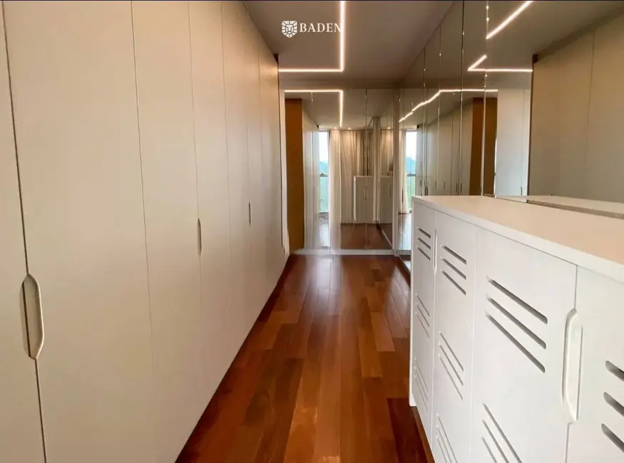 Foto 8 de Apartamento com 3 quartos à venda, 236m2 em Balneario Camboriu - SC